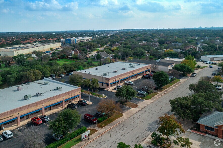 More Photos Of 4730 Shavano Oak, San Antonio Light Manufacturing For Lease