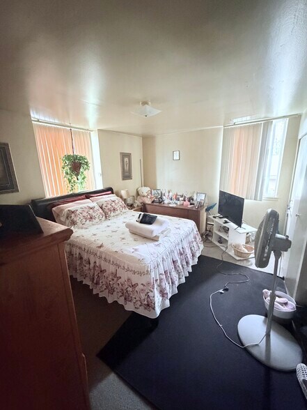 More Photos Of 19143 Berg Rd, Detroit Apartments For Sale
