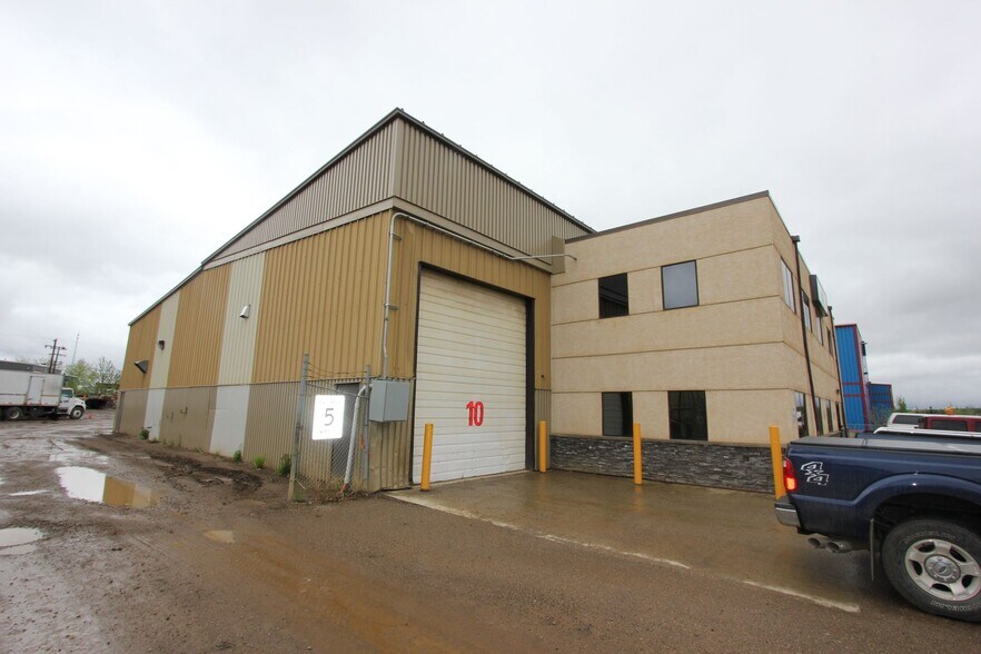 More Photos Of 210 MacLennan Cres, Fort McMurray Light Distribution For Sale