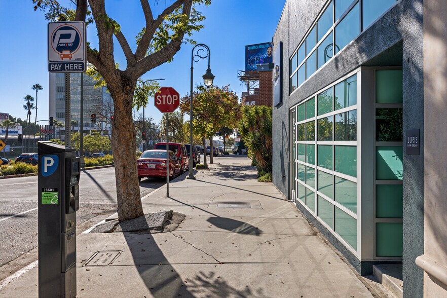 More Photos Of 10215 Santa Monica Blvd, Los Angeles Office For Sale
