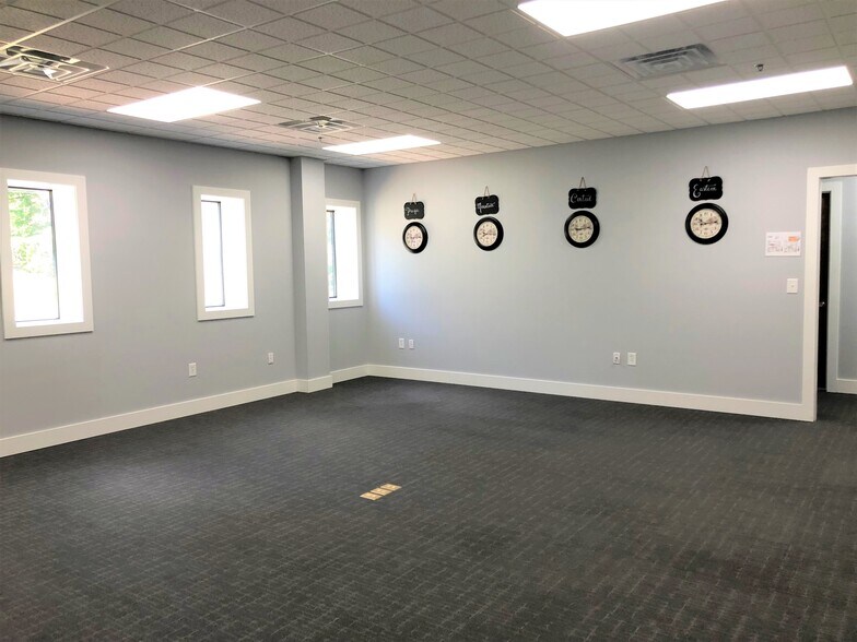 More Photos Of 1685 Price House Rd, Roebuck Warehouse For Lease