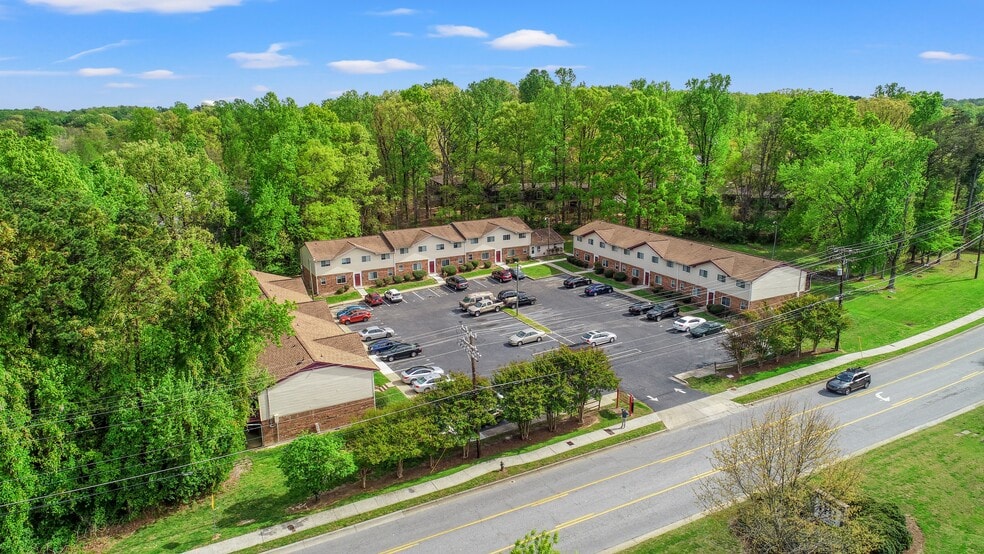 More Photos Of 1611 Fairfax Rd, Greensboro Apartments For Sale