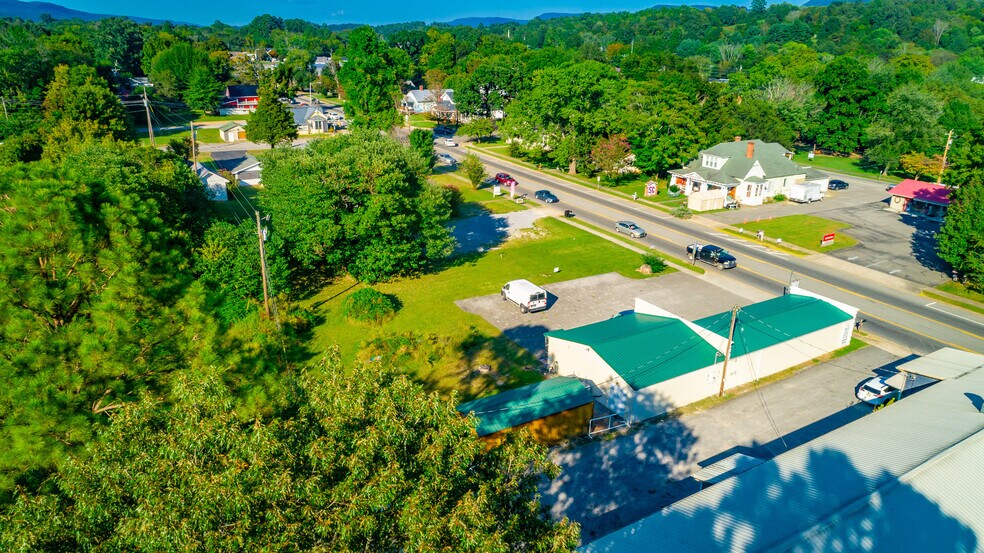 More Photos Of 15781 Rankin Ave, Dunlap Freestanding For Sale