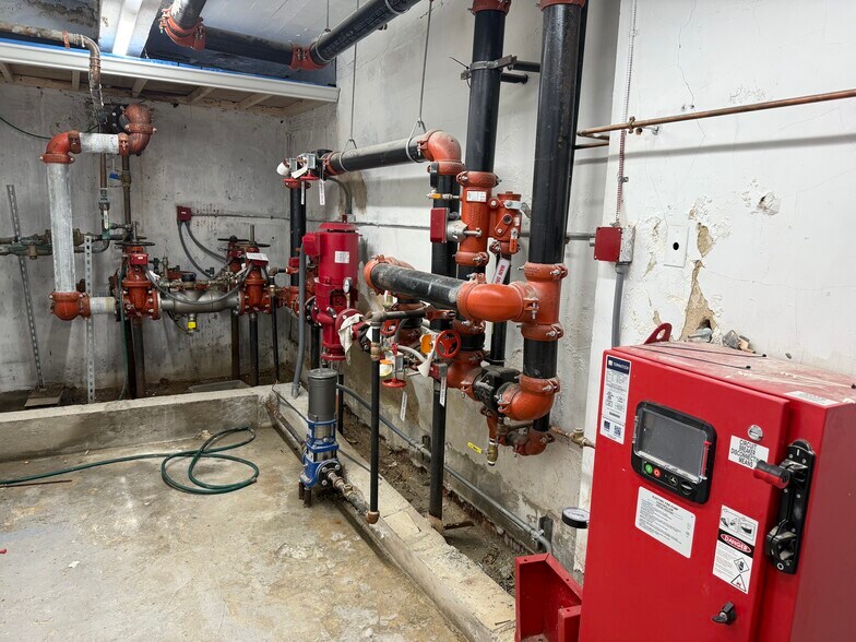 More Photos Of 361 Central Ave, Jersey City Storefront For Sale