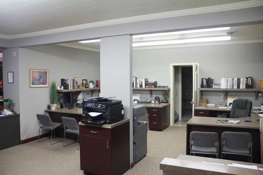 More Photos Of 9340 S Kedzie Ave, Evergreen Park Warehouse For Sale