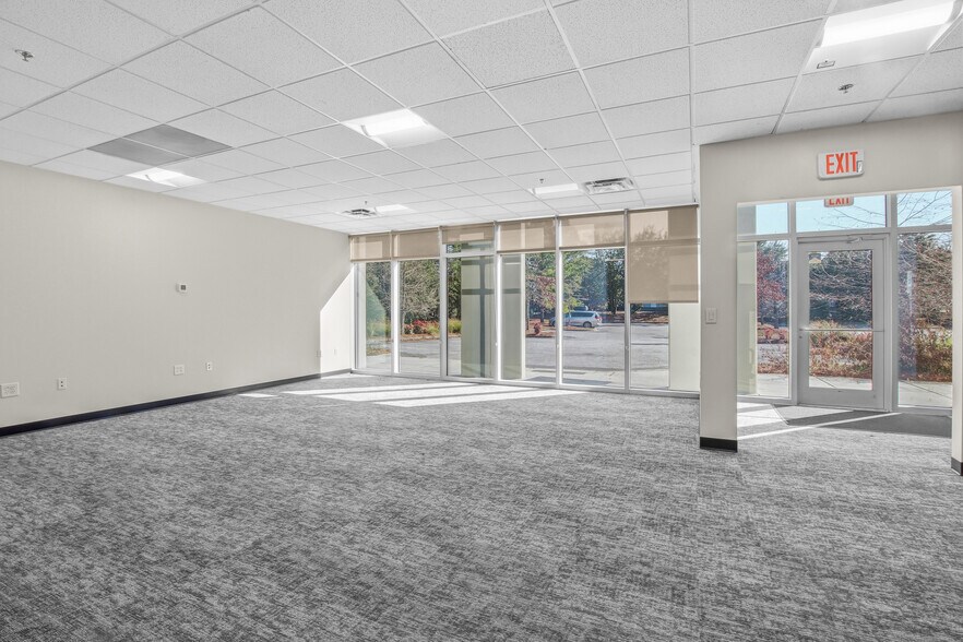 More Photos Of 2310 Charleston Regional Pky, Charleston Distribution For Lease