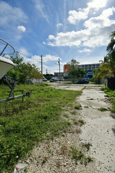More Photos Of 321 NW 37th St, Miami Land For Sale