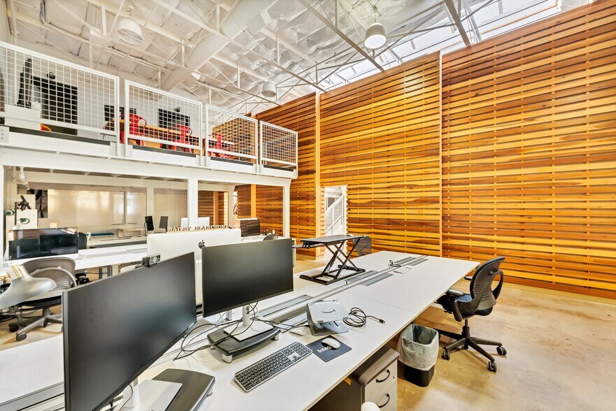 More Photos Of 122 S Main St, Fort Worth Office For Sale