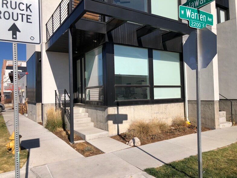 Primary Photo Of 2190 S Delaware St, Denver Office For Lease