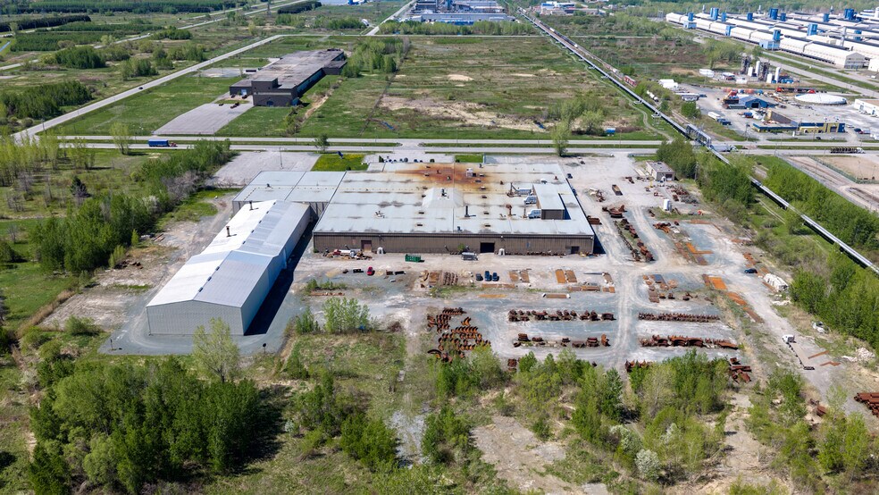 More Photos Of 805 Boul Alphonse-Deshaies, Bécancour Industrial For Sale