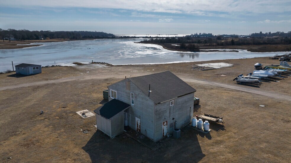 More Photos Of 830 Stonington Rd, Stonington Marina For Sale