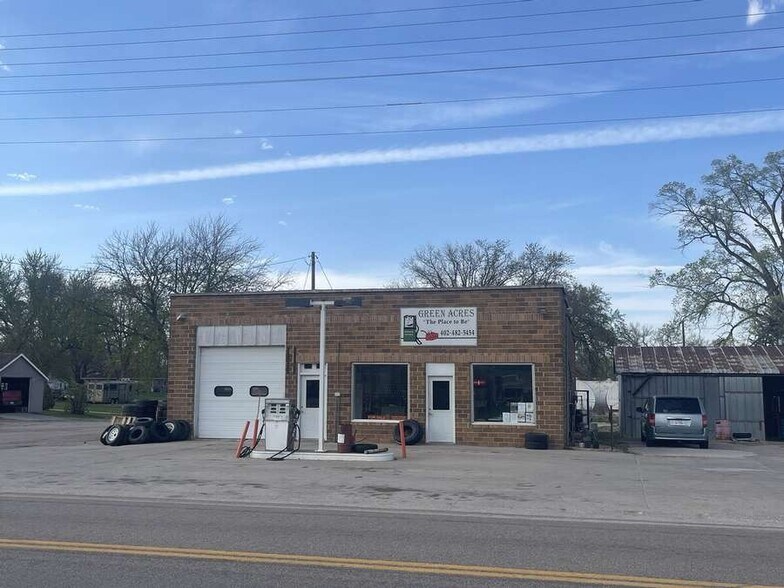 More Photos Of 402 E Main St, Chambers Service Station For Sale