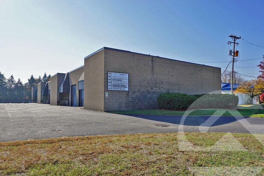 Primary Photo Of 31635-31655 8 Mile Rd, Livonia Warehouse For Lease