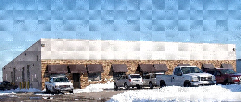 More Photos Of 27270-27300 Gloede Dr, Warren Warehouse For Lease