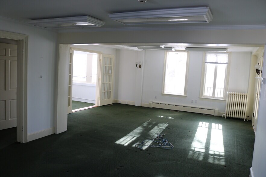 More Photos Of 82 West St, Litchfield Loft Creative Space For Lease