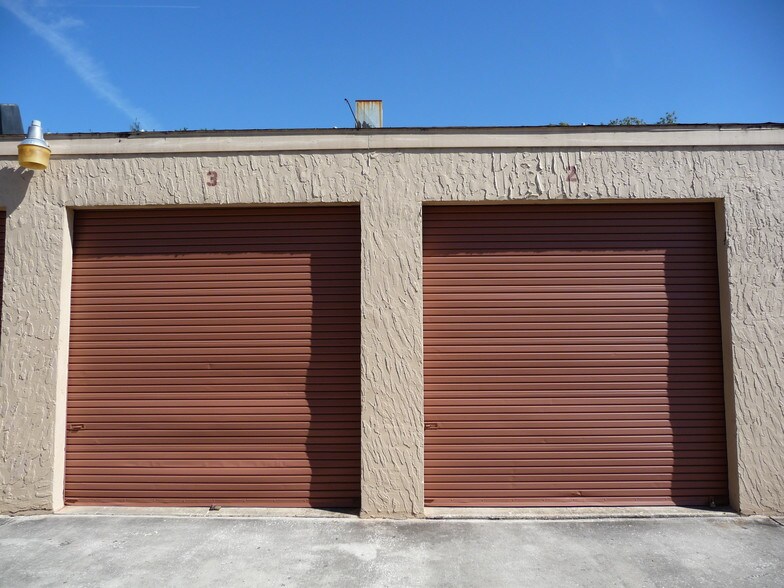 More Photos Of 555 Marlborough St, Oldsmar Warehouse For Lease