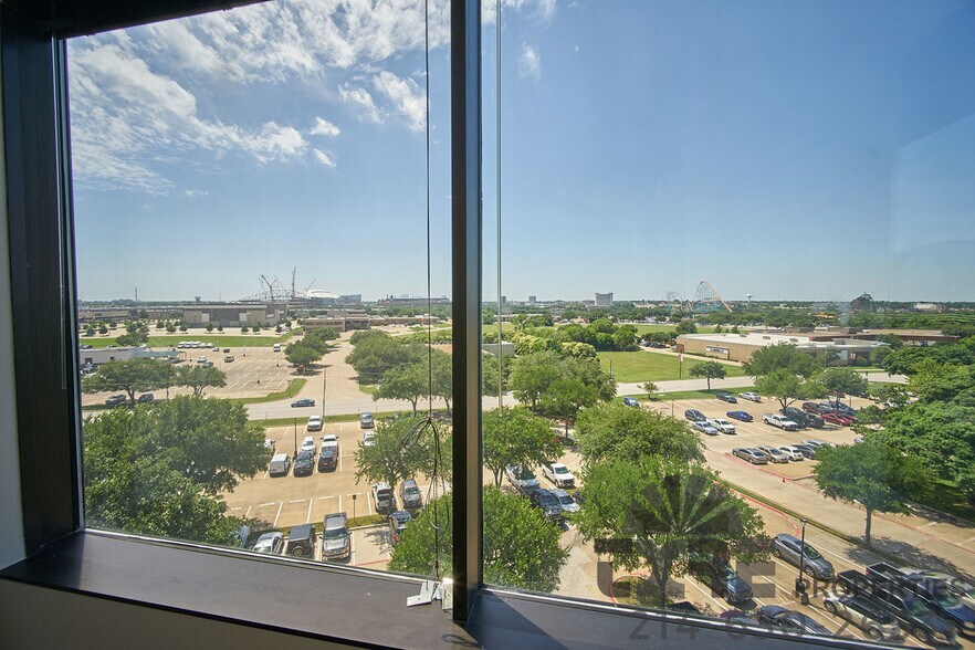 More Photos Of 600 Six Flags Dr, Arlington Office For Lease