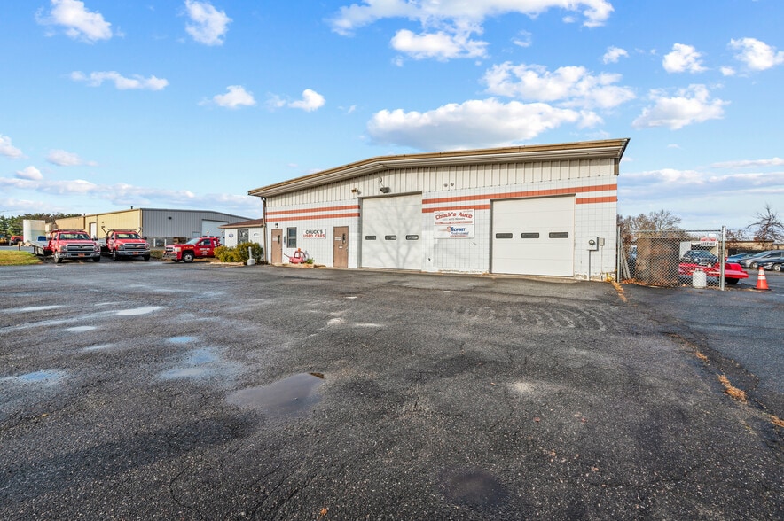 More Photos Of 15 King Spring Rd, Windsor Locks Auto Repair For Sale