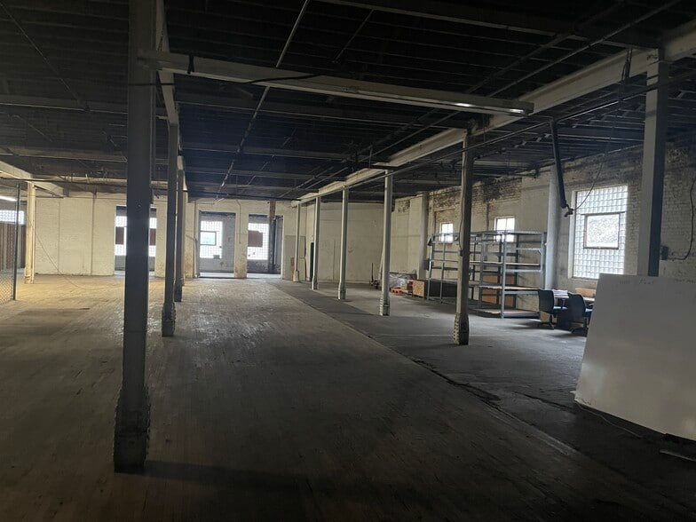 More Photos Of 1900 Lowe St, Pittsburgh Warehouse For Sale