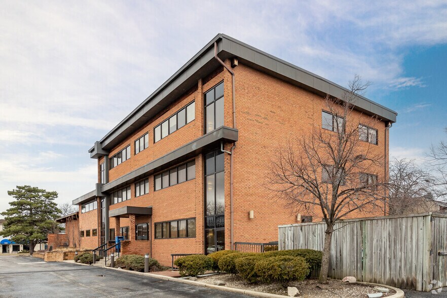 Primary Photo Of 1939 Waukegan Rd, Glenview Loft Creative Space For Lease