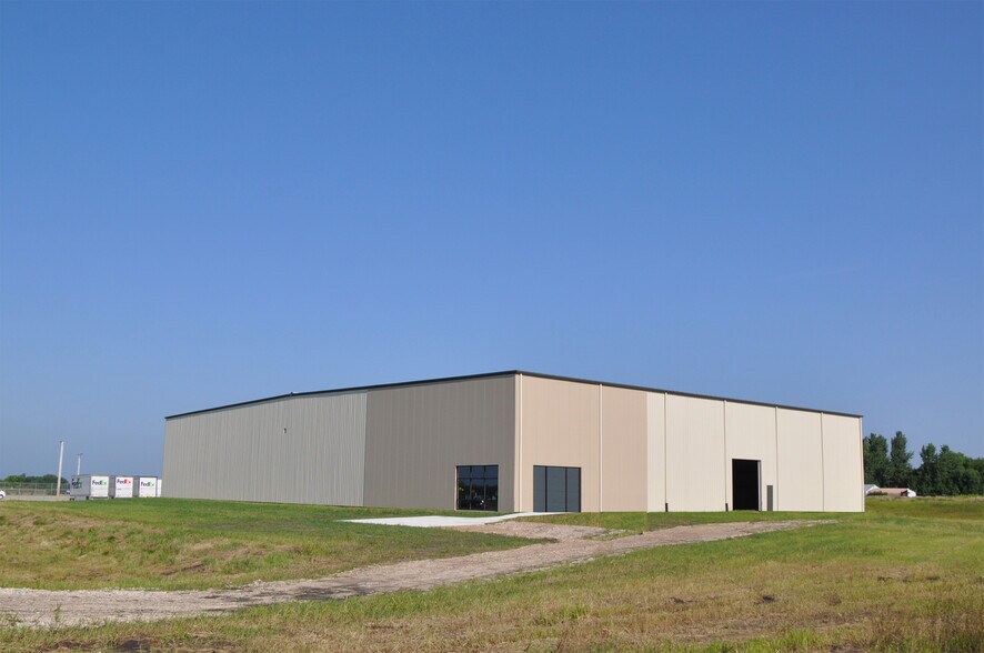 More Photos Of 540 5th St, Spirit Lake Warehouse For Sale