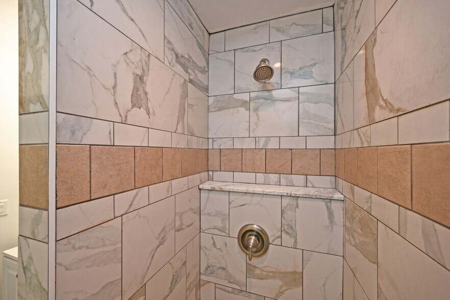 More Photos Of 226 E Clifton Ave, Cincinnati Apartments For Sale