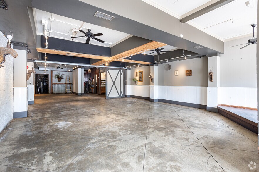 More Photos Of 3840 Highway 42, Locust Grove Restaurant For Sale