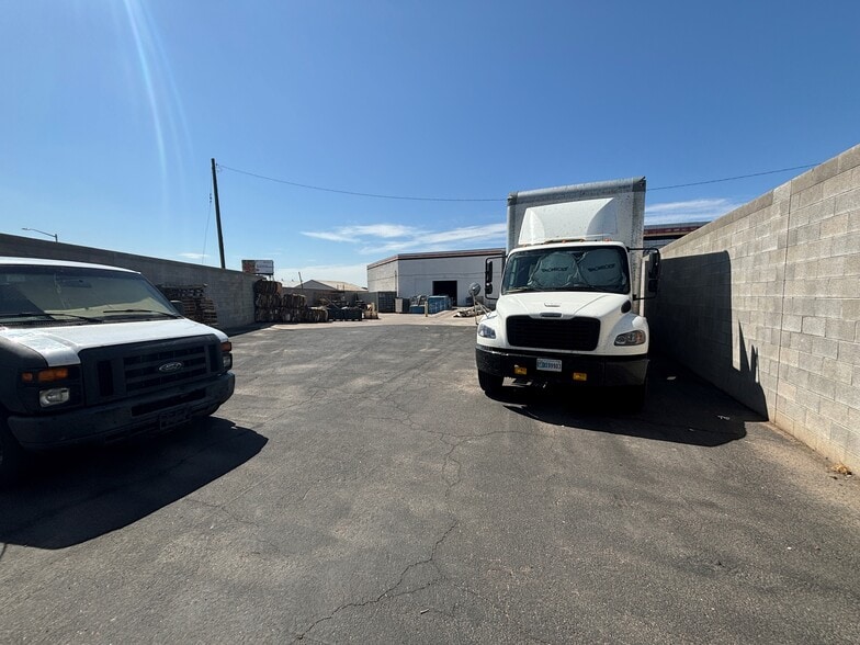 More Photos Of 1911 N 22nd Ave, Phoenix Warehouse For Sale