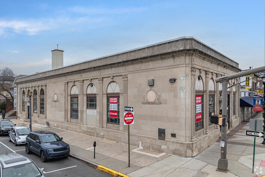More Photos Of 201 N Wood Ave, Linden Bank For Lease