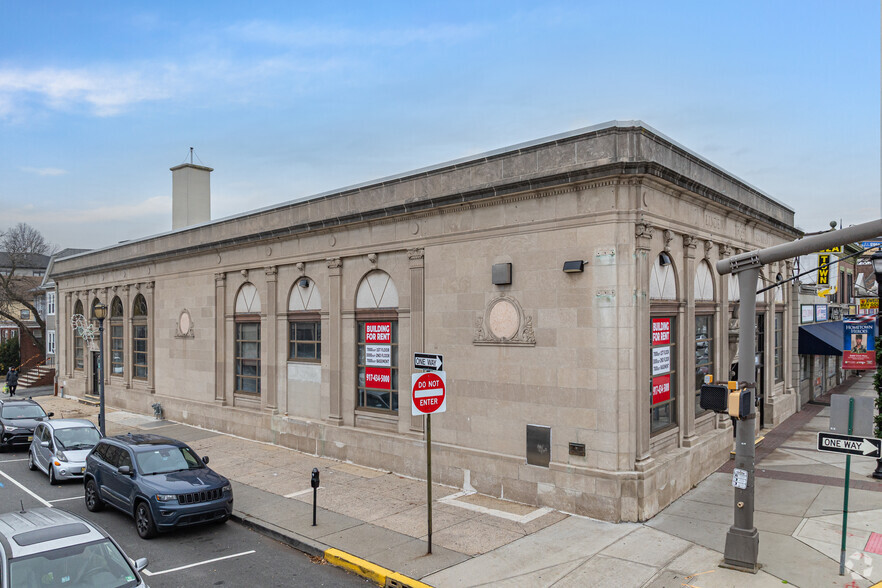 More Photos Of 201 N Wood Ave, Linden Bank For Lease