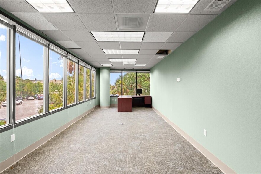 More Photos Of 128 E Granada Blvd, Ormond Beach Medical For Sale