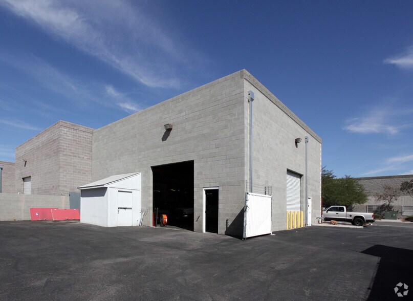 More Photos Of 4364 E Alexander Rd, Las Vegas Warehouse For Lease