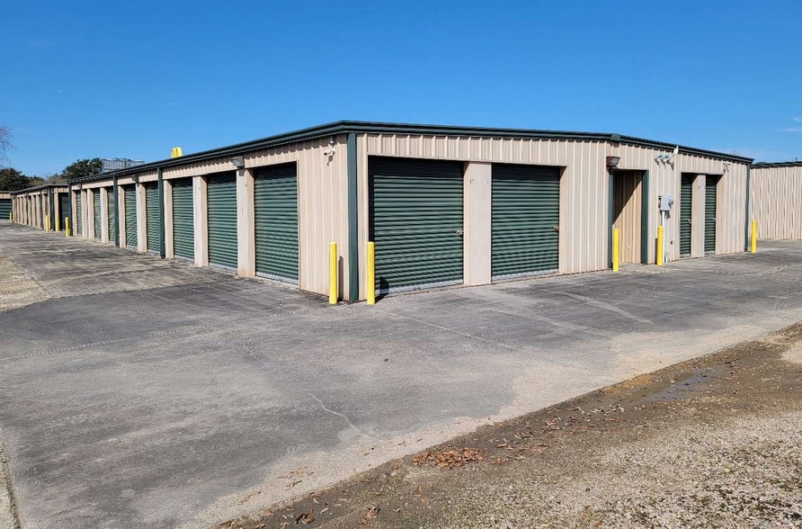 More Photos Of 106 Elizabeth Dr, Saint Martinville Self Storage For Sale