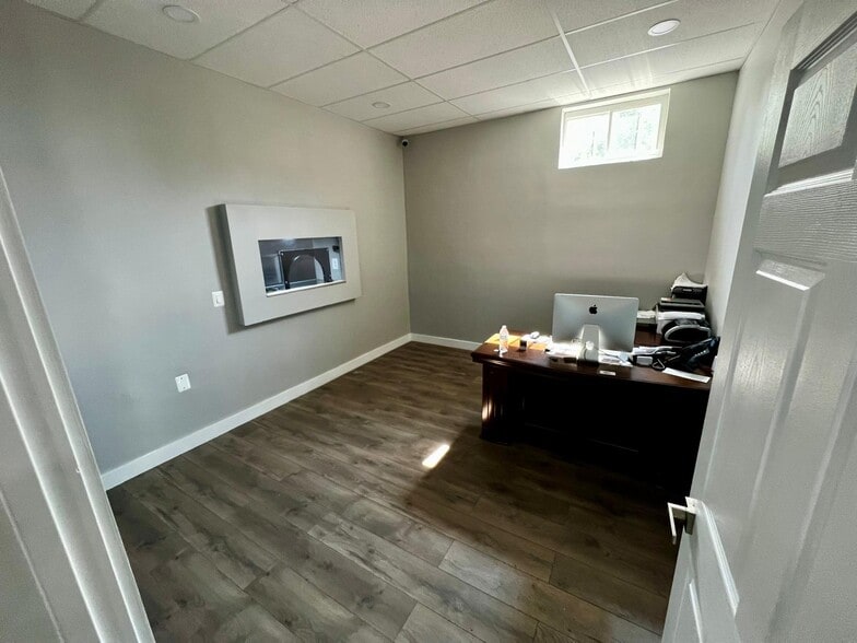 More Photos Of 6450 E Hancock St, Detroit Warehouse For Sale