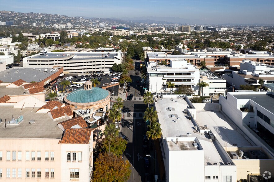 More Photos Of 270 N Canon Dr, Beverly Hills Office For Lease
