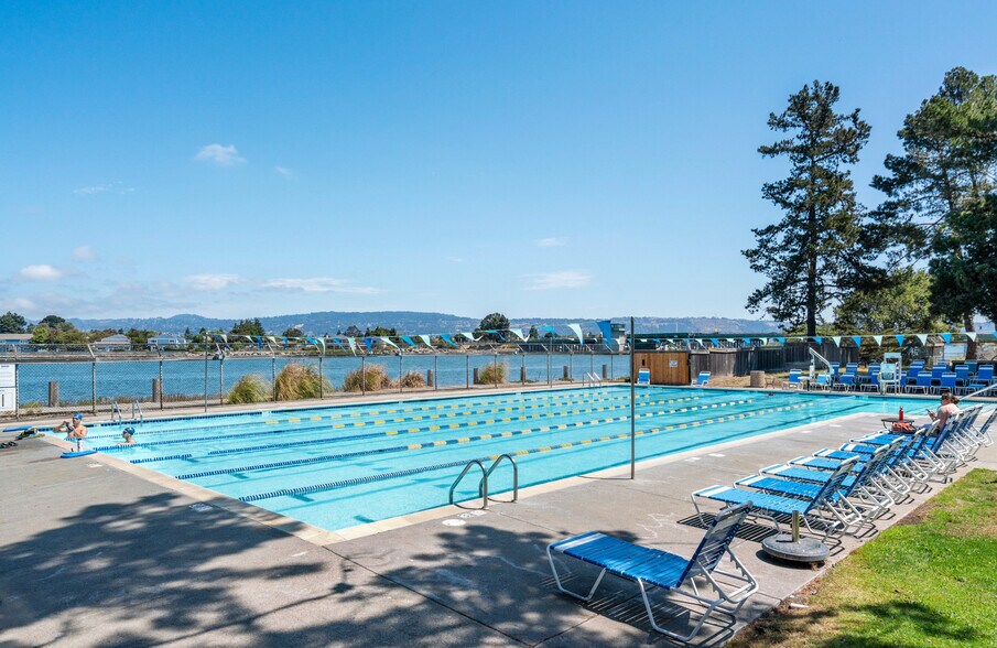 More Photos Of 200 Packet Landing Rd, Alameda Health Club For Sale