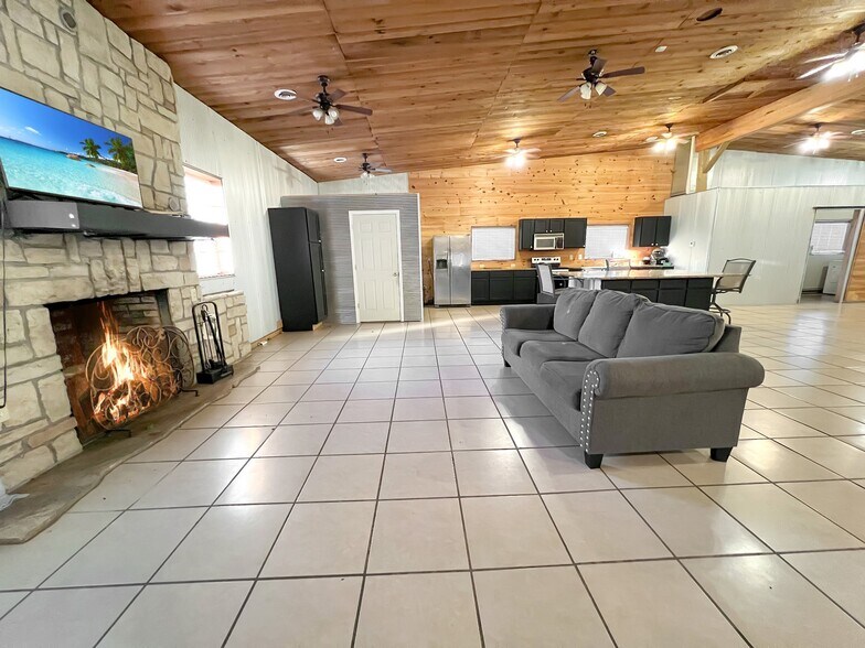 More Photos Of 2982 Harvey Bowden Rd, Paris Winery Vineyard For Sale