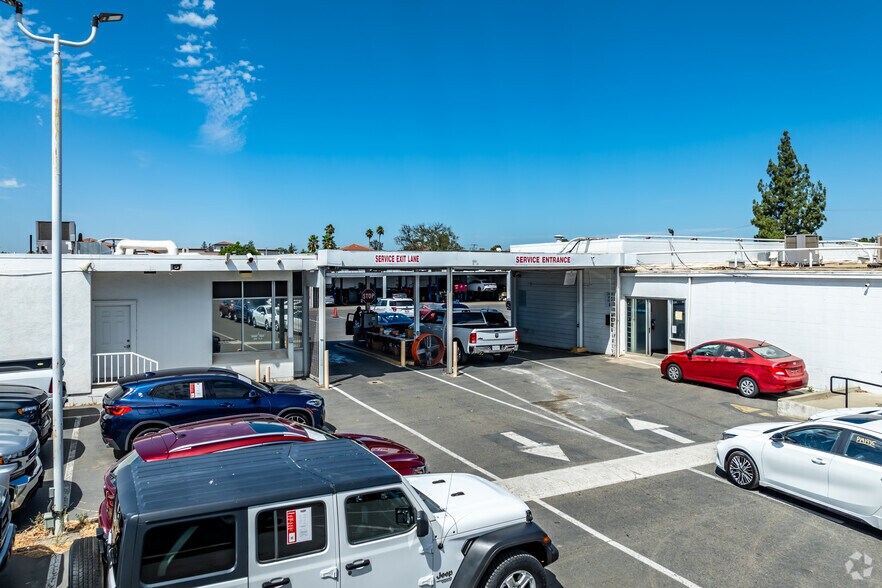 More Photos Of 2820 Fulton Ave, Sacramento Auto Dealership For Lease