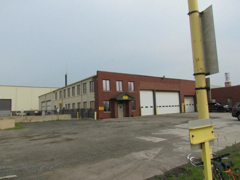More Photos Of 17065 Hess St, Melvindale Manufacturing For Sale