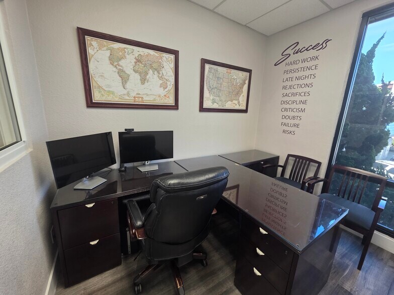More Photos Of 5959 Mission Gorge Rd, San Diego Office For Sale