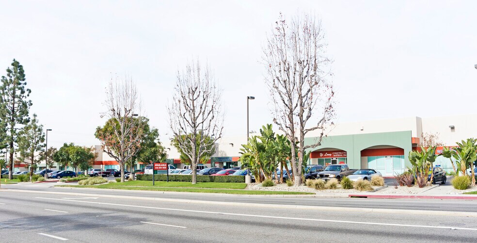 More Photos Of 12711 Ramona Blvd, Baldwin Park Warehouse For Lease