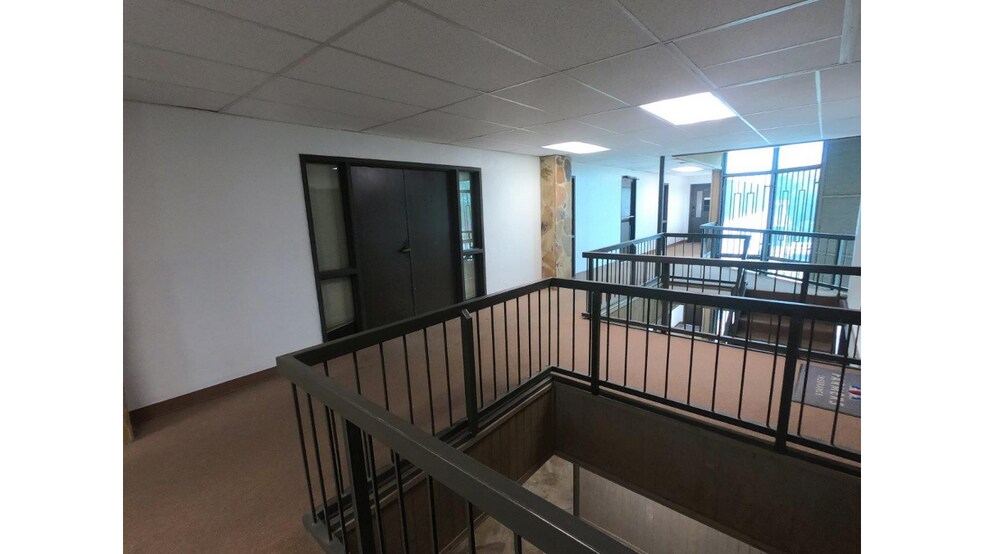 More Photos Of 2401 Tee Cir, Norman Office For Sale