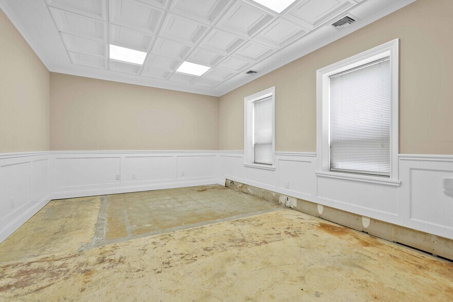 More Photos Of 50 School St, Glen Cove Office Residential For Sale