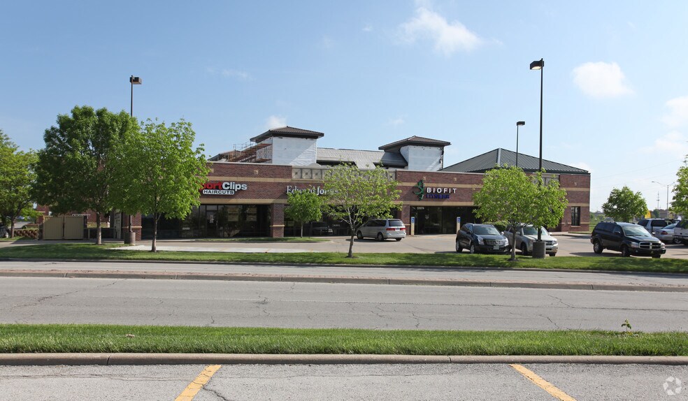 More Photos Of 12060-12080 Blue Valley Pky, Overland Park Storefront Retail Office For Lease