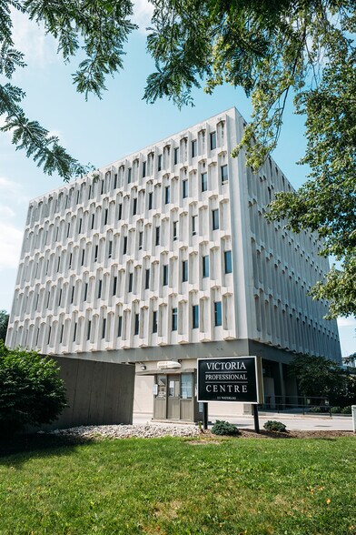 More Photos Of 111 Waterloo St, London Office For Lease