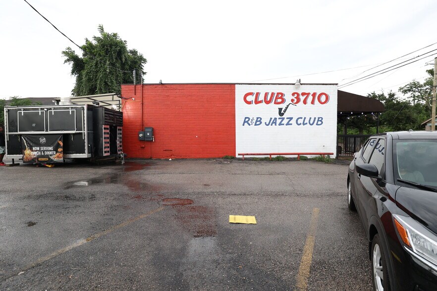 More Photos Of 3710 Emancipation Ave, Houston Restaurant For Sale
