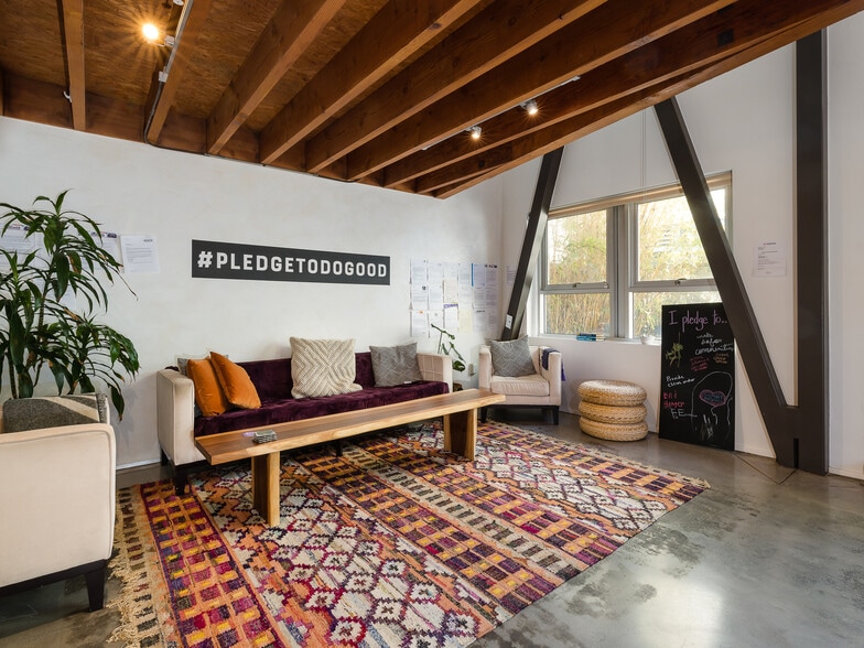 More Photos Of 2100 Abbot Kinney Blvd, Venice Office For Lease