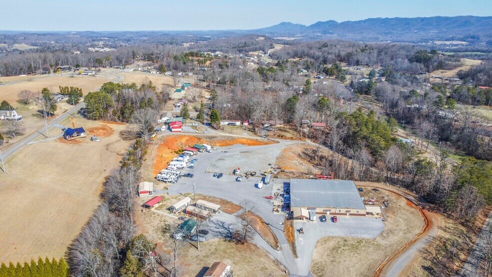 More Photos Of 104 Circle Rd, Newport Manufactured Housing Mobile Home Park For Sale