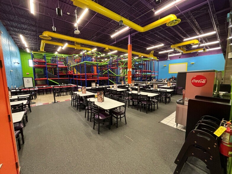 More Photos Of 200 Collins Rd NE, Cedar Rapids Specialty For Lease