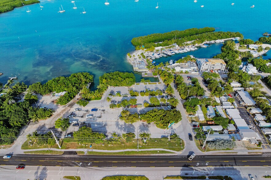 More Photos Of 96 Madeira Rd, Islamorada Restaurant For Sale